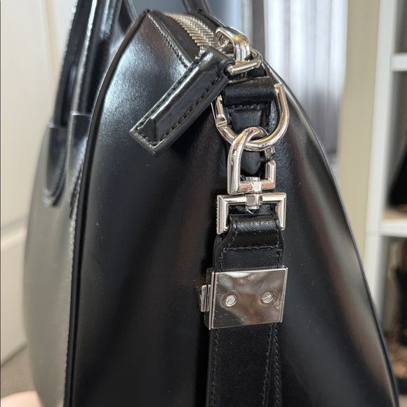 Givenchy Antigona bag,no offers - Picture 3 of 6